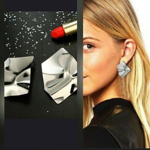 ❤ 4/$15❤  Silver Abstract Earrings
